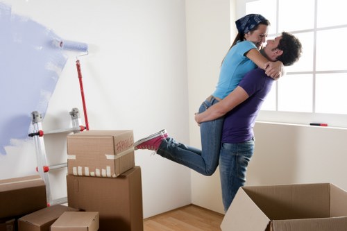 Local removal company helping with packing and unloading in Greenwich